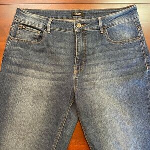 Curvy dark wash jeans, straight fit